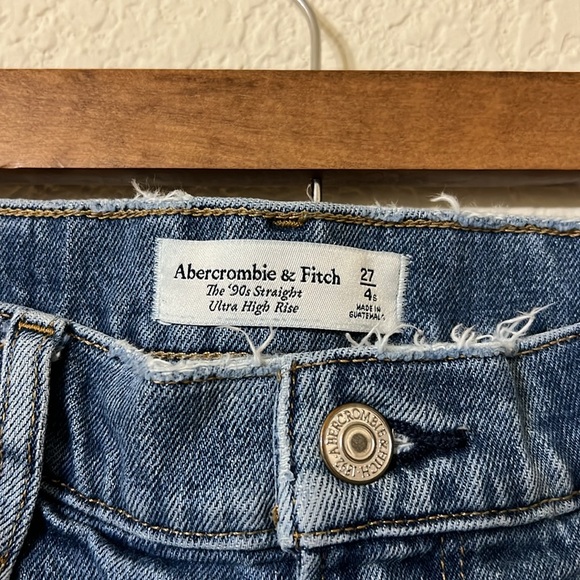 Abercrombie & Fitch | The 90s Straight Ultra High Rise Denim Jean 27 - Picture 4 of 5